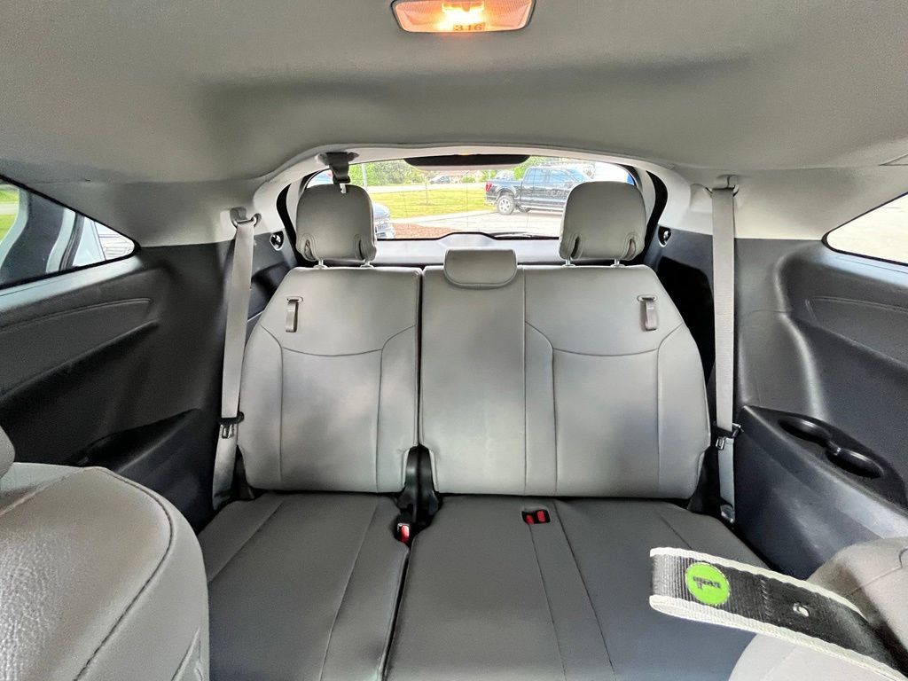 Used 2025 Toyota Sienna XLE FWD image 13