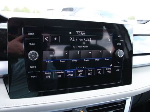 New 2026 Volkswagen Taos SE image 19