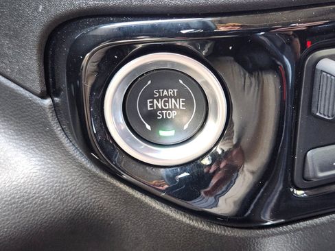 Used 2024 GMC Sierra 1500 SLT AWD/4WD image 18