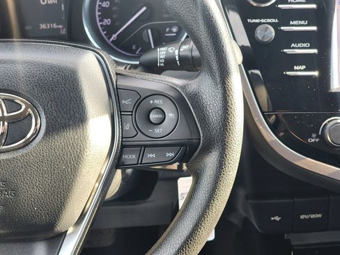 Used 2020 Toyota Camry LE FWD image 13