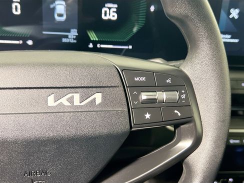 Used 2025 Kia K4 FWD image 19