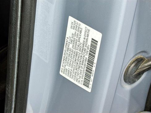 Used 2025 Honda Pilot Touring image 37