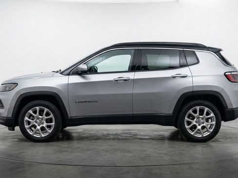 Used 2025 Jeep Compass Limited image 5