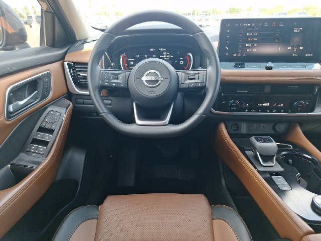 Used 2024 Nissan Rogue Platinum AWD/4WD image 13