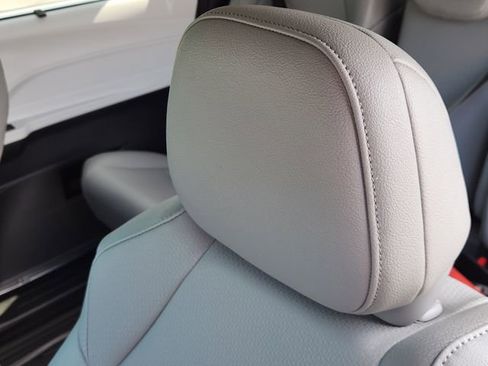 New 2026 Toyota Sienna XLE image 13