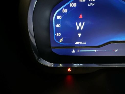 Used 2022 Chevrolet Tahoe Z71 w/ Luxury Package image 17