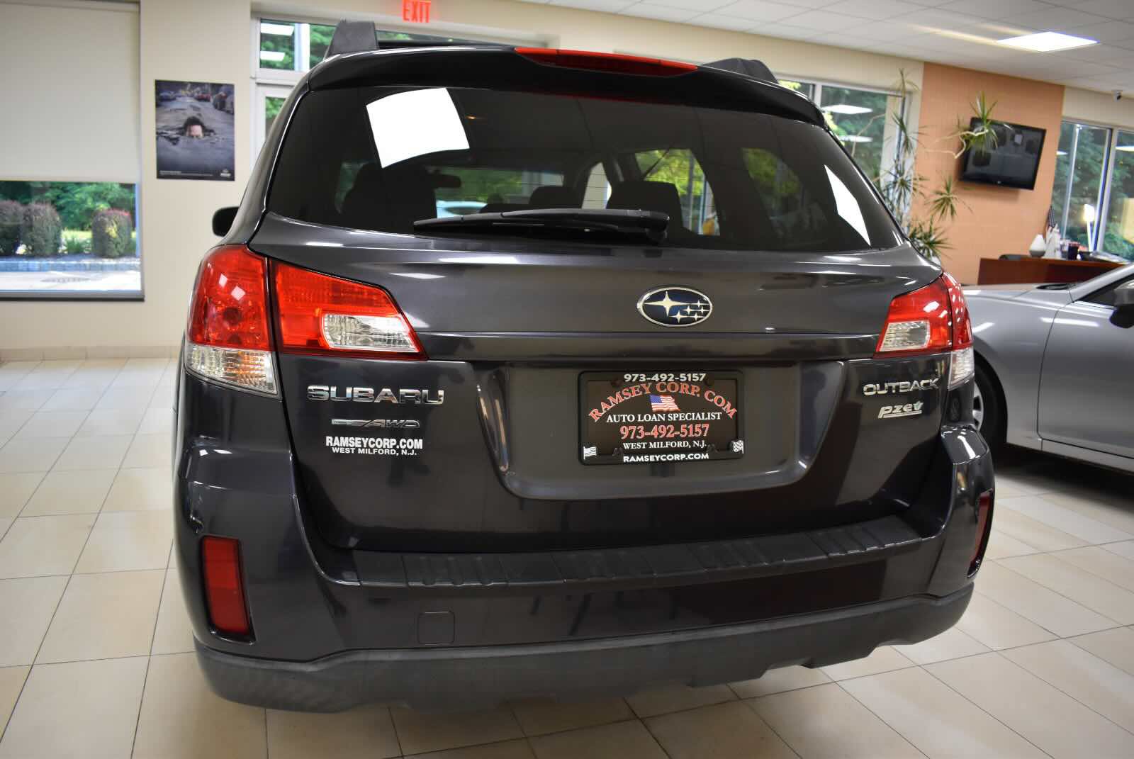 Used 2011 Subaru Outback 2.5i Premium w/ All-Weather Pkg AWD/4WD image 46