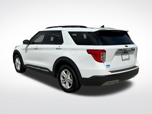 Used 2023 Ford Explorer XLT w/ Equipment Group 202A RWD image 4