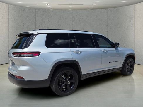 Used 2021 Jeep Grand Cherokee L Laredo AWD/4WD image 3