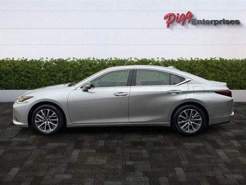 Used 2023 Lexus ES 350 Premium image 4