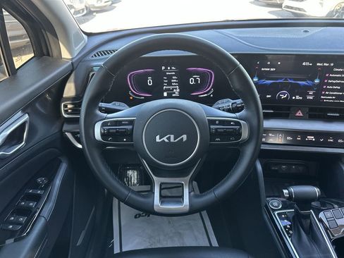 Used 2025 Kia Sportage EX FWD image 16