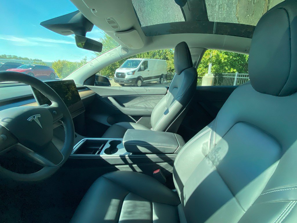 Used 2022 Tesla Model Y Long Range AWD/4WD image 8