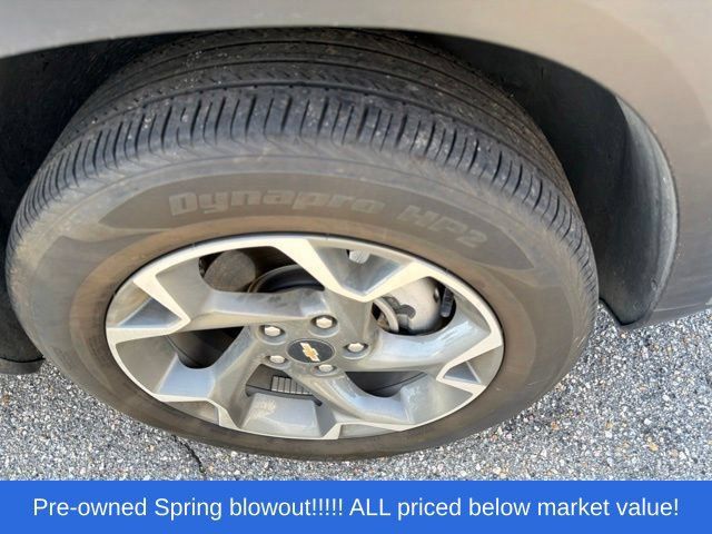 Used 2024 Chevrolet Trax LT w/ Sunroof Package FWD image 9