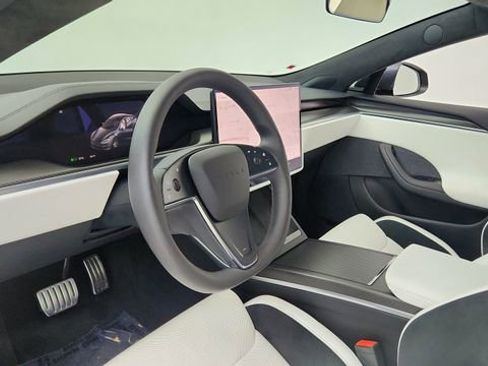 Used 2025 Tesla Model S Plaid image 18