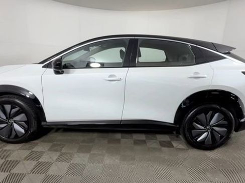 Used 2023 Nissan Ariya FWD image 8