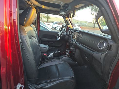 Used 2022 Jeep Wrangler Unlimited Sahara image 5