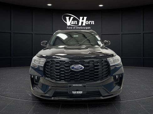 Used 2025 Ford Explorer ST-Line image 11