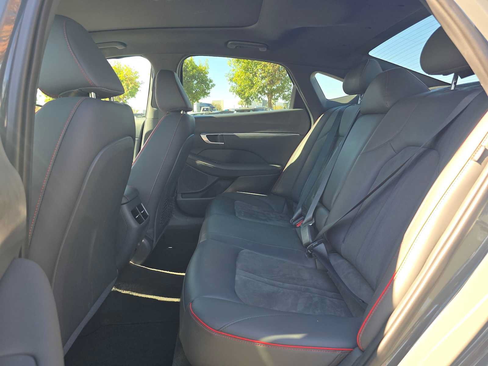 Used 2022 Hyundai Sonata SEL Plus w/ Preferred Accessory Package FWD image 16