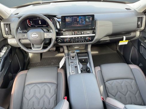 New 2026 Nissan Pathfinder Platinum w/ Cargo Package FWD image 16