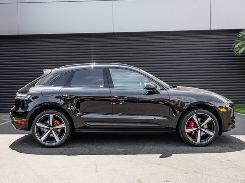 Certified 2023 Porsche Macan S AWD/4WD image 8