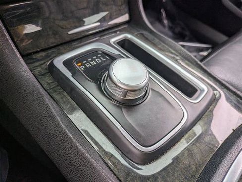 Used 2017 Chrysler 300 C image 13