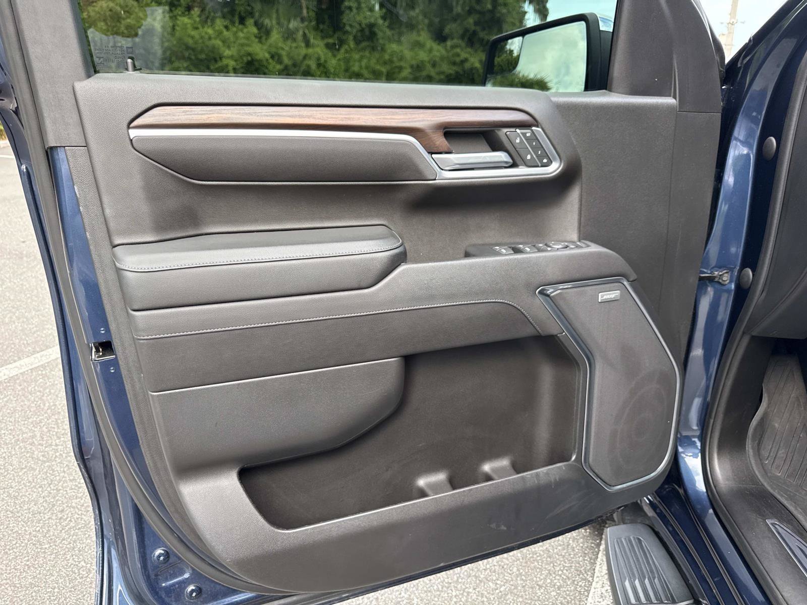 Used 2023 GMC Sierra 1500 SLT w/ SLT Premium Package AWD/4WD image 17