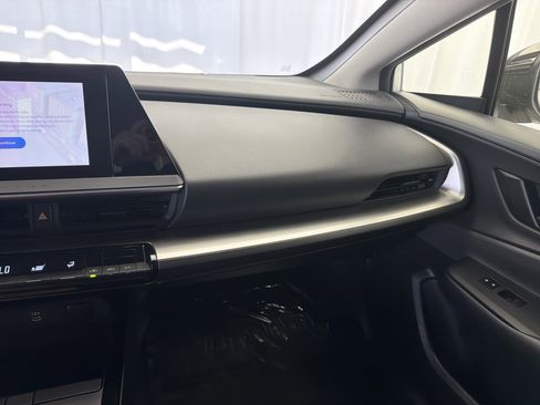 Used 2023 Toyota Prius LE FWD image 11