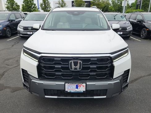New 2026 Honda Pilot Touring image 2