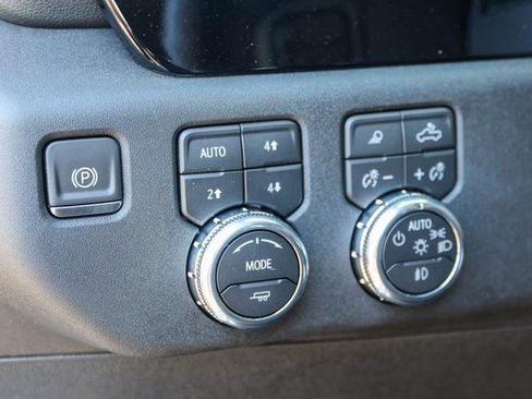 New 2026 GMC Sierra 3500 SLT w/ SLT Convenience Package image 10