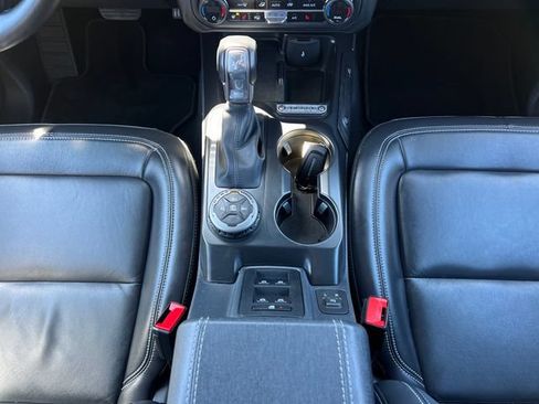 Used 2025 Ford Bronco Outer Banks AWD/4WD image 25