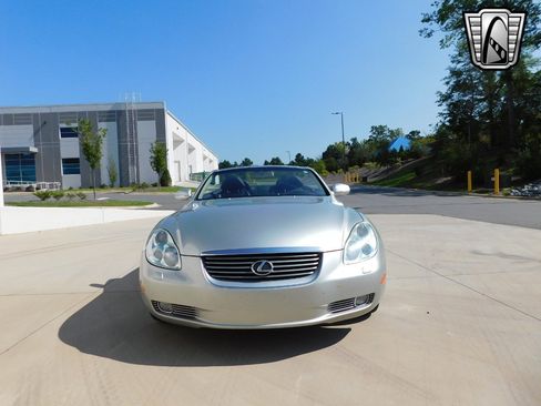 Used 2003 Lexus SC 430 Convertible image 3