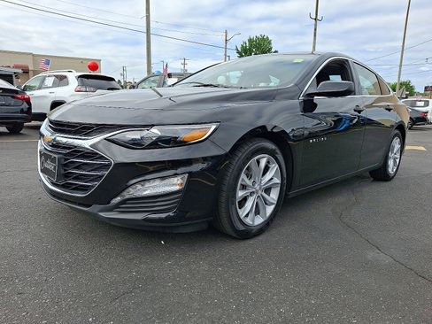 Used 2025 Chevrolet Malibu LT FWD image 1
