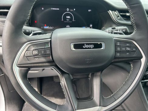 Used 2025 Jeep Grand Cherokee L Altitude AWD/4WD image 21