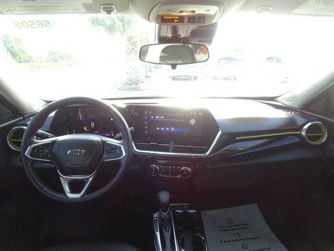 Used 2025 Chevrolet Trax ACTIV w/ Driver Confidence Package FWD image 11
