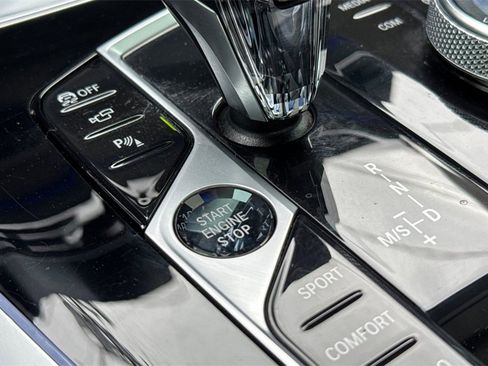 Used 2022 BMW X7 xDrive40i w/ M Sport Package image 22