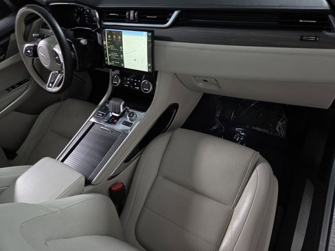 Used 2023 Jaguar F-PACE S image 19