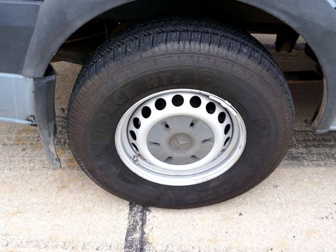 Used 2016 Mercedes-Benz Sprinter 2500 image 11