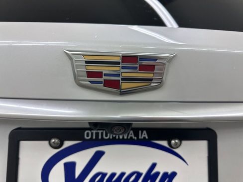 Used 2025 Cadillac XT6 Premium Luxury image 14