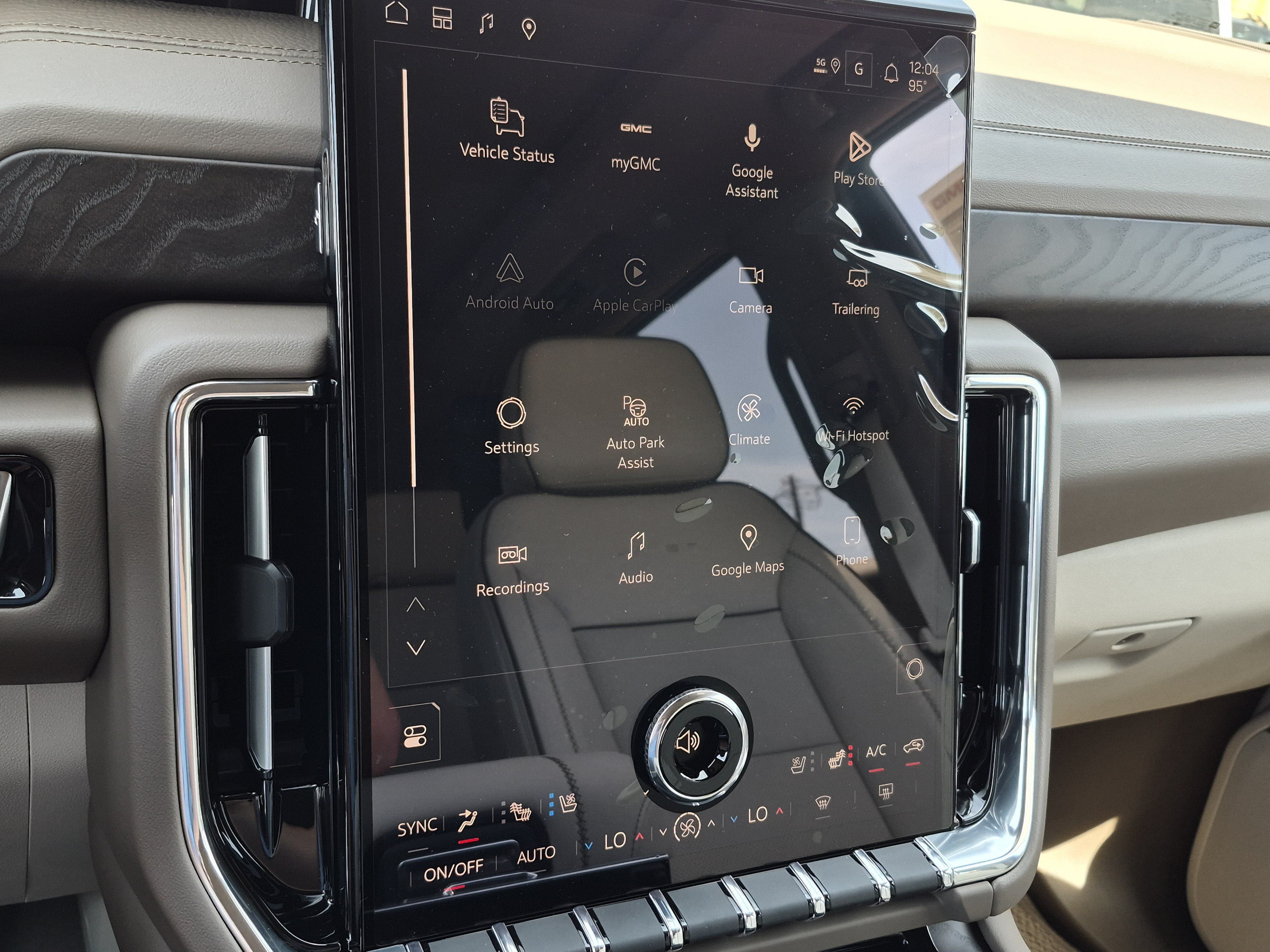 New 2026 GMC Yukon Denali w/ Denali Reserve Package AWD/4WD image 16