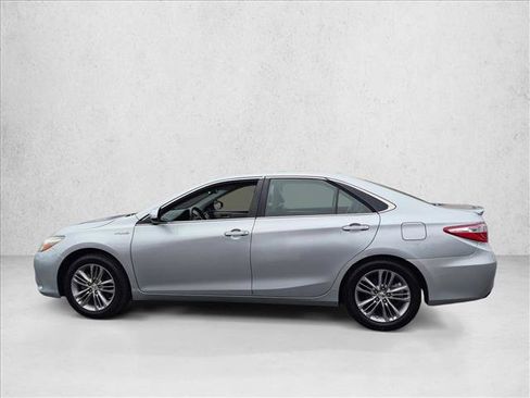 Used 2016 Toyota Camry SE w/ Moonroof Package FWD image 9