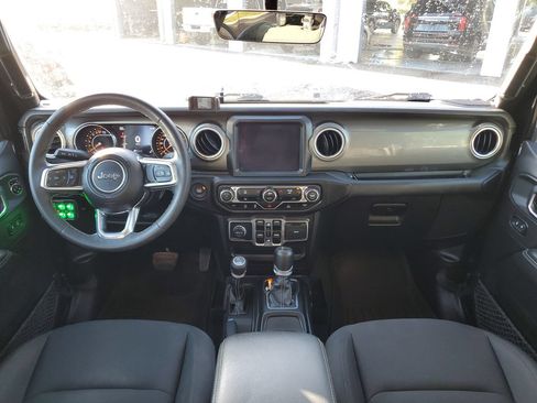 Used 2023 Jeep Gladiator Overland AWD/4WD image 11