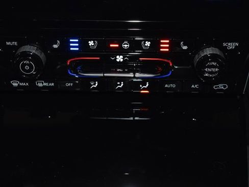 New 2025 Jeep Grand Cherokee Trailhawk w/ Advanced Protech Group II image 16