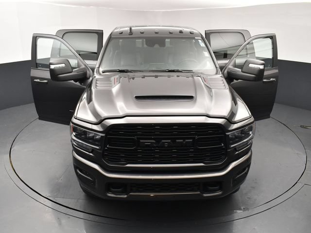 Used 2024 RAM 3500 Limited AWD/4WD image 26