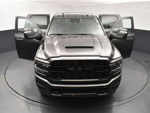 Used 2024 RAM 3500 Limited AWD/4WD image 26