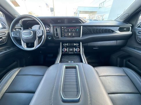 Used 2023 GMC Yukon XL Denali image 21
