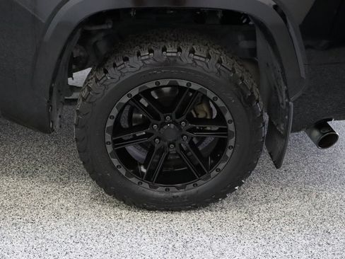 Used 2023 Toyota Tundra Platinum w/ Advanced Package image 10