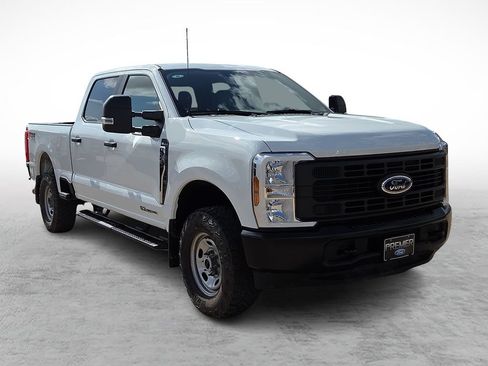 Used 2025 Ford F250 XL w/ XL Off-Road Package AWD/4WD image 1