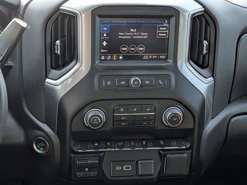 Used 2025 Chevrolet Silverado 1500 Custom Trail Boss w/ Turbomax Blackout Package AWD/4WD image 14