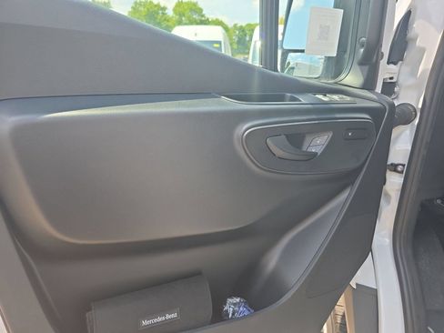 Used 2025 Mercedes-Benz Sprinter 2500 image 30