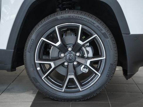 New 2026 Jeep Cherokee Overland w/ Trailer Tow Group AWD/4WD image 18